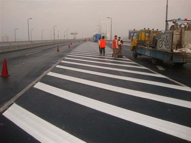 道路划线热熔型标线的特点